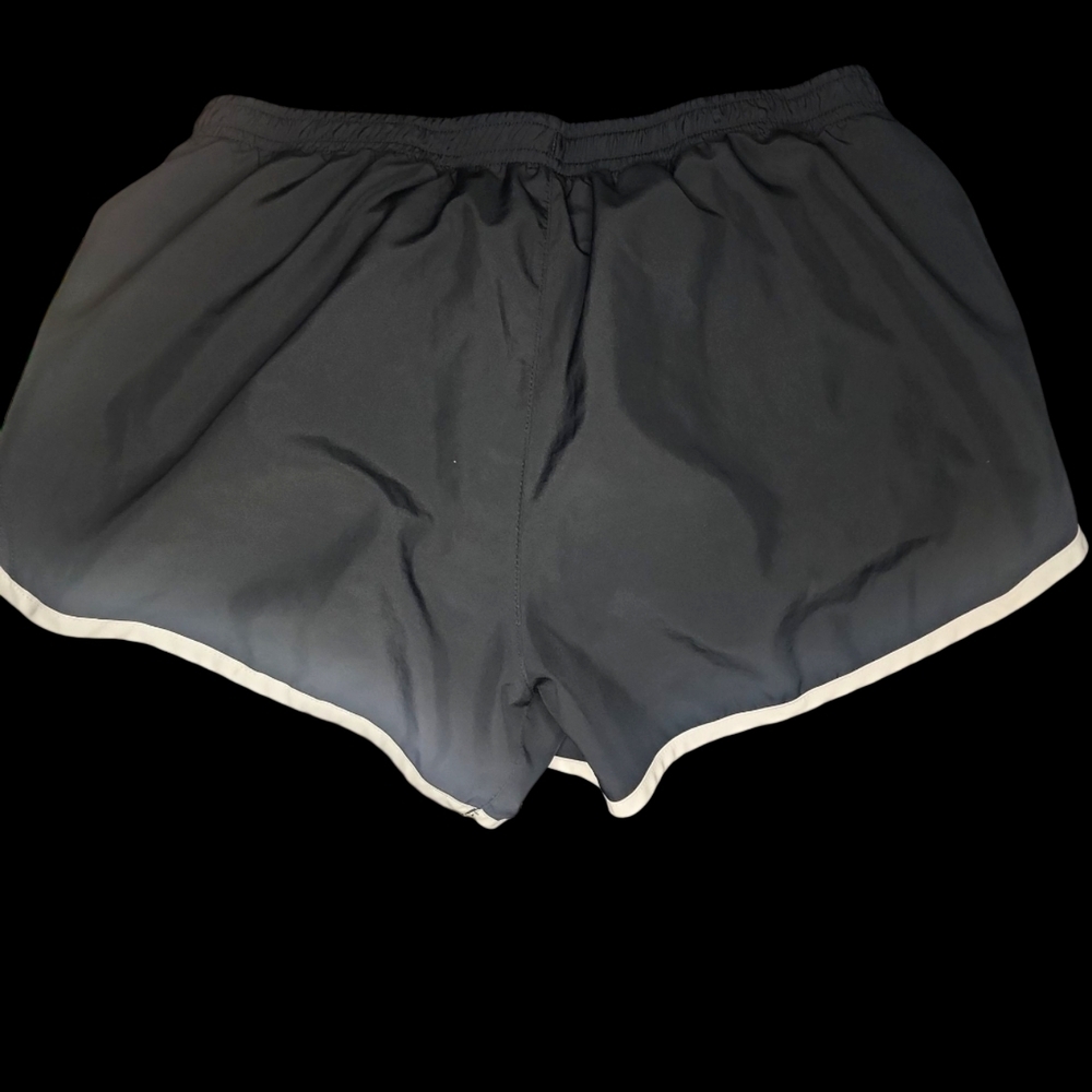 Nike Women's Black Athletic Shorts With Lining Size Medium - Picture 3 of 3